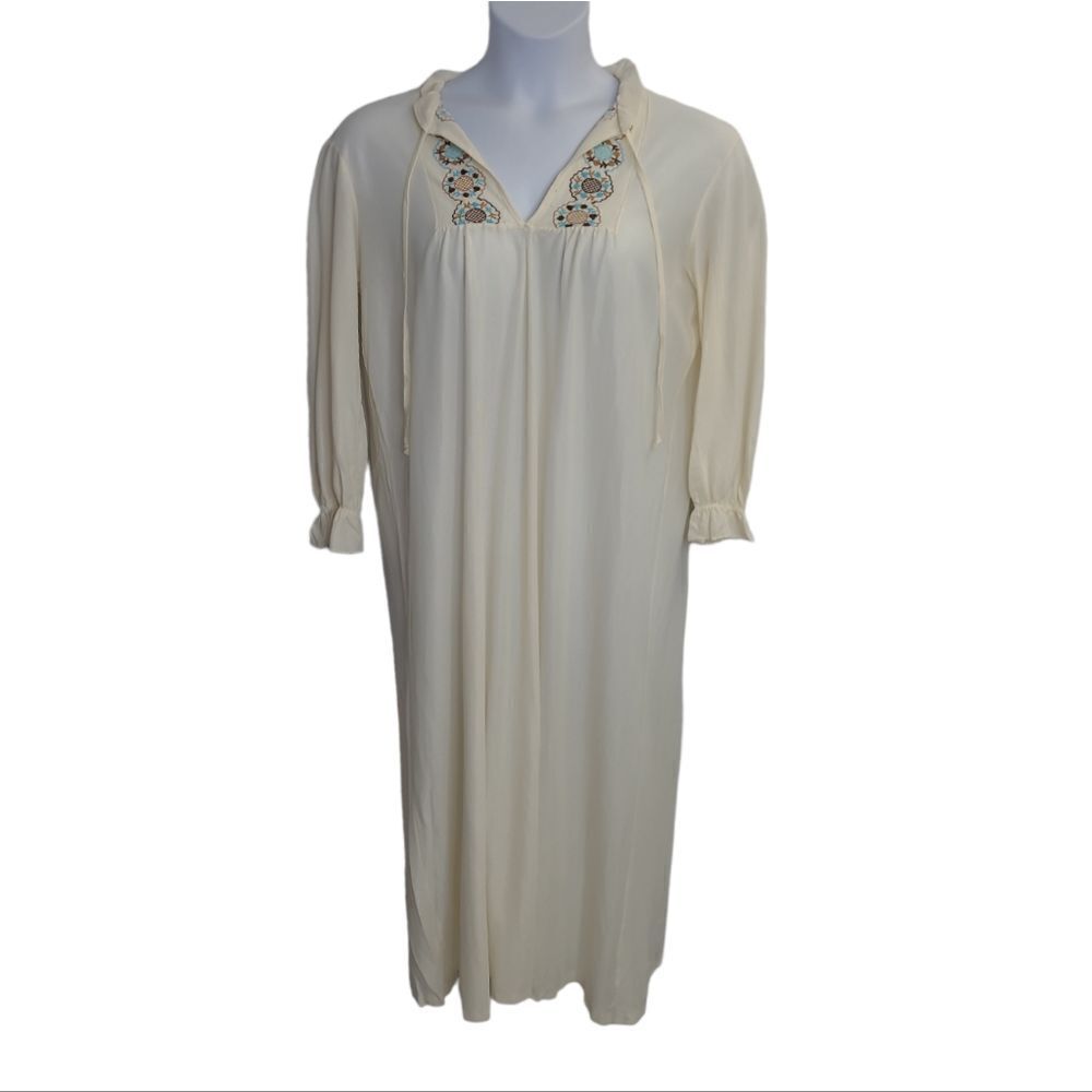 VINTAGE 70s Sears ivory embroidered long sleeve nightgown M
